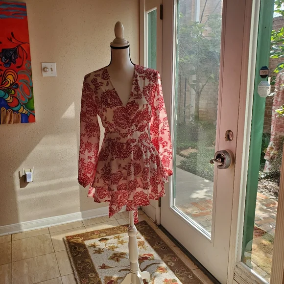 Red and White Romper Fashion Forward Form fitting Size small #fall - Picture 2 of 5